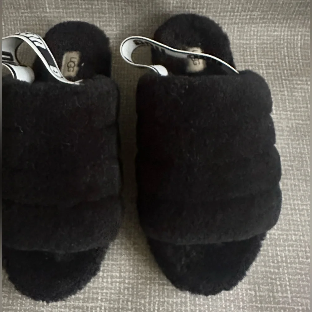 UGG Black Fluff Yeah Slides Slippers with Logo Strap size 9 - Picture 6 of 11